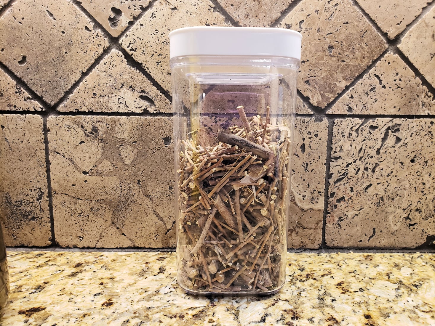 Dried mulberry sprigs