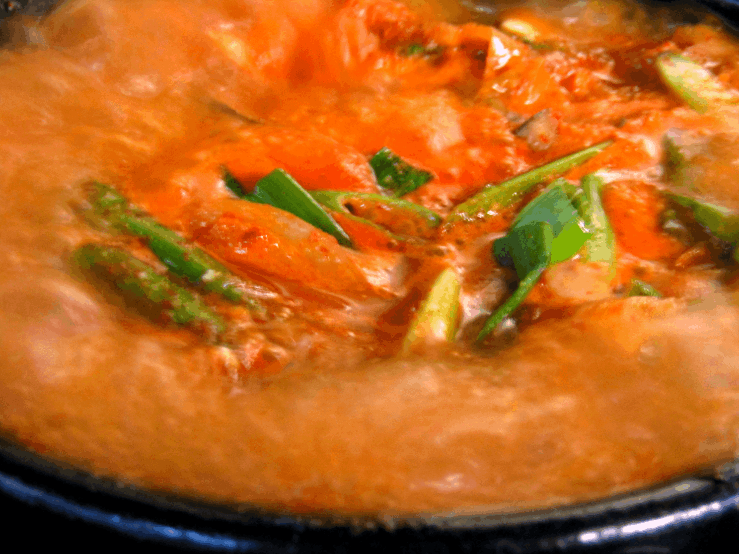  Boiling Soondubu Jjigae in a ttukbaegi